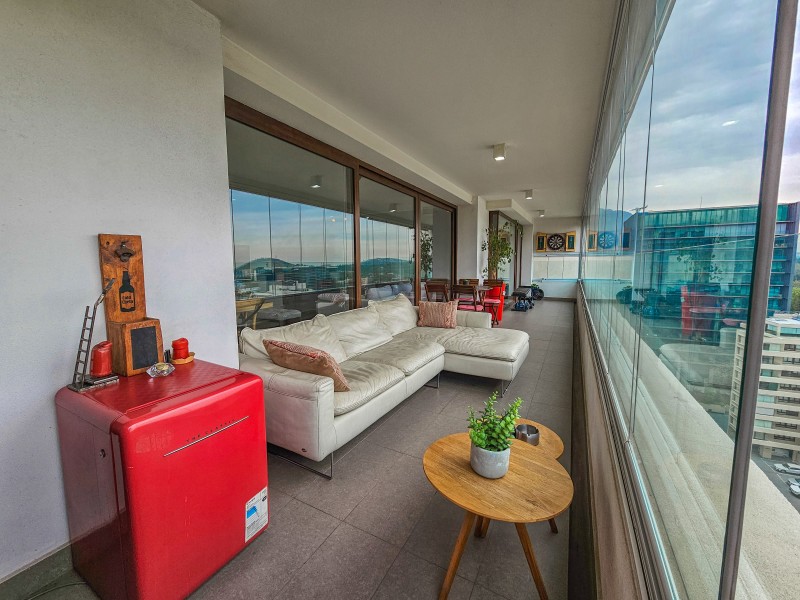 Estupendo Depto Vitacura, Vistas Despejadas.