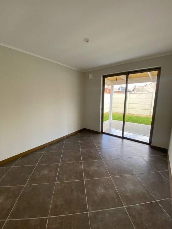 3 Dormitorios, 2 Baños, Amplio Patio, Excelente Sector,