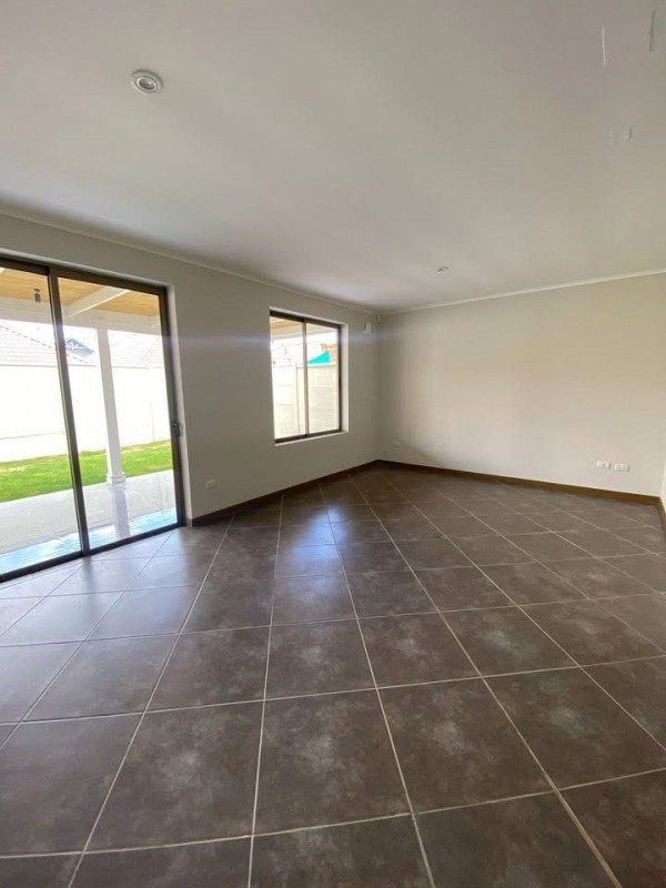 3 Dormitorios, 2 Baños, Amplio Patio, Excelente Sector,
