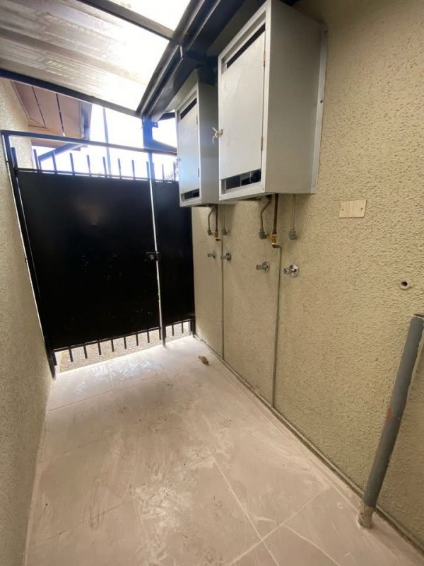 3 Dormitorios, 2 Baños, Amplio Patio, Excelente Sector,