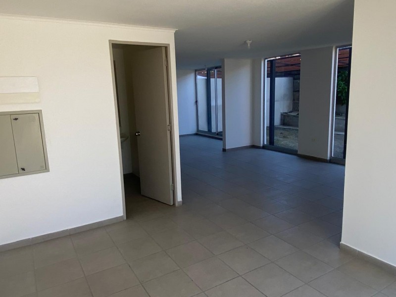 Arrendamos‼️local Comercial en Avenida Tutuquen