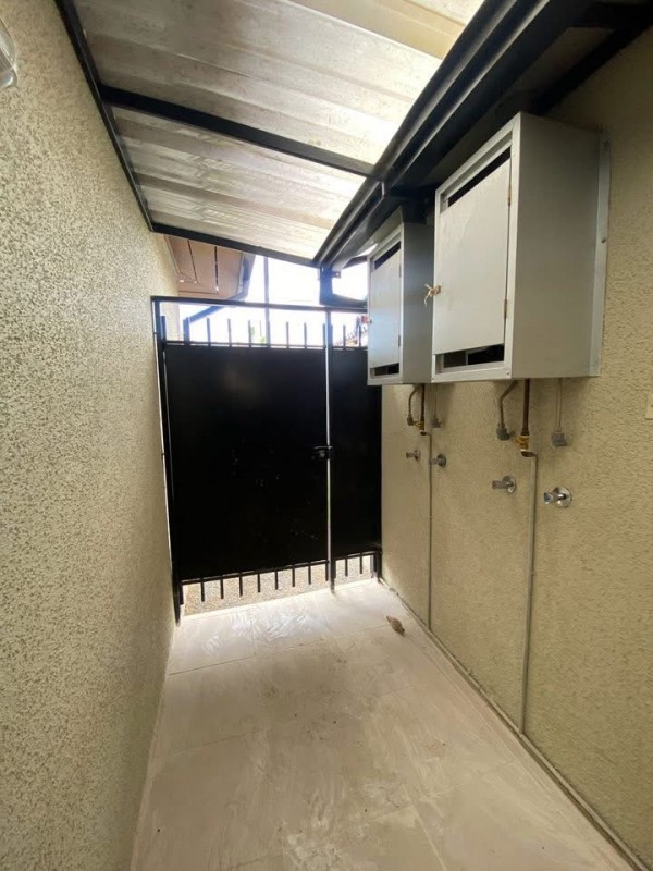 3 Dormitorios, 2 Baños, Amplio Patio, Excelente Sector,