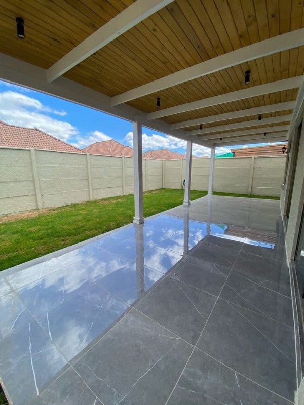 3 Dormitorios, 2 Baños, Amplio Patio, Excelente Sector,