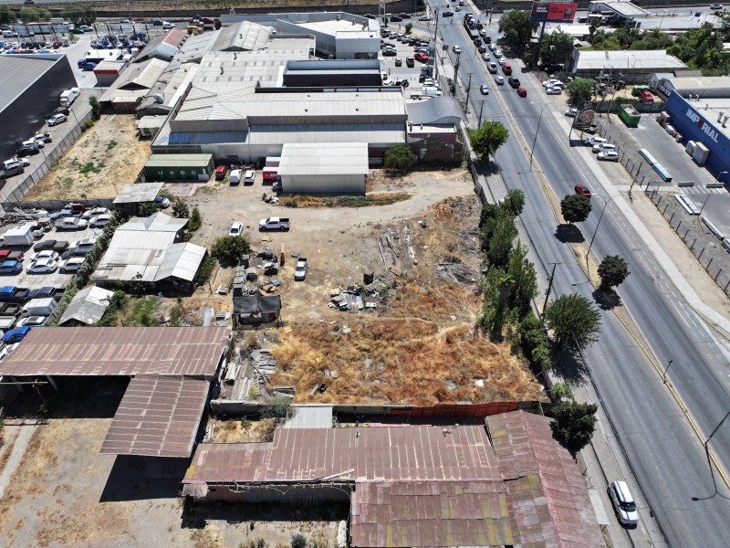 Terreno Comercial en Avenida San Miguel
