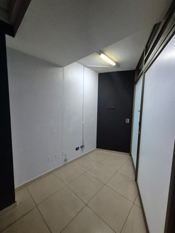 Arriendo de Amplia Oficina en Curico