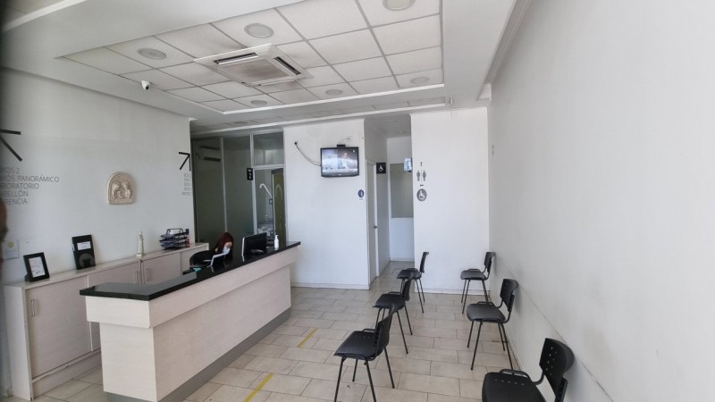 Local Comercial en Arriendo en Strip Center Av. San Miguel