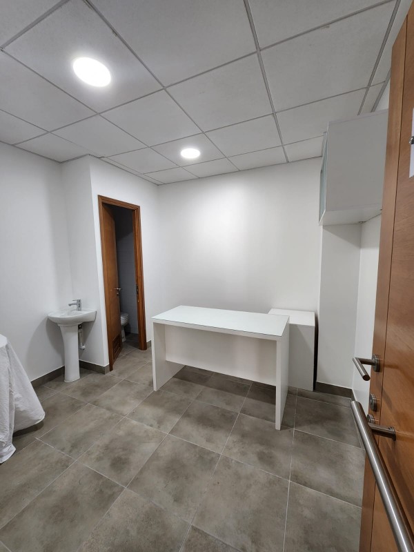 Vendo Oficina Ideal para Centro Medico en Centro las Rastras
