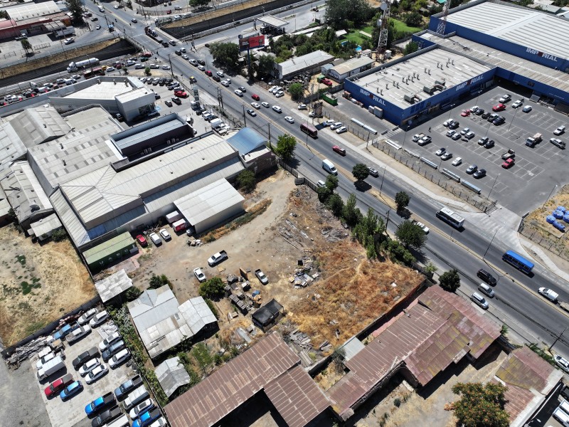Terreno Comercial en Avenida San Miguel