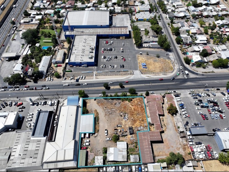 Terreno Comercial en Avenida San Miguel