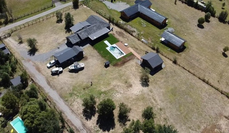 Casa en Parcela Con Acceso Privado, Piscina, Leñera, Cabaña