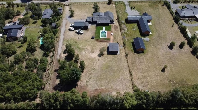 Casa en Parcela Con Acceso Privado, Piscina, Leñera, Cabaña