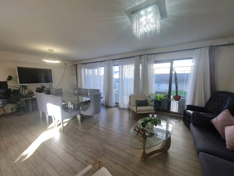 Arriendo Casa Amoblada y Sin Amoblar en Condominio Cataluña