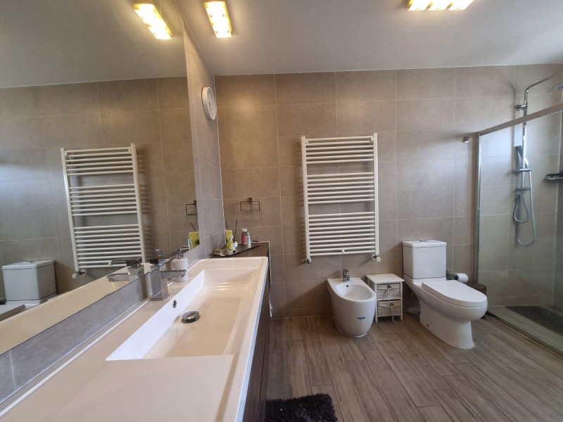 Arriendo Casa Amoblada y Sin Amoblar en Condominio Cataluña