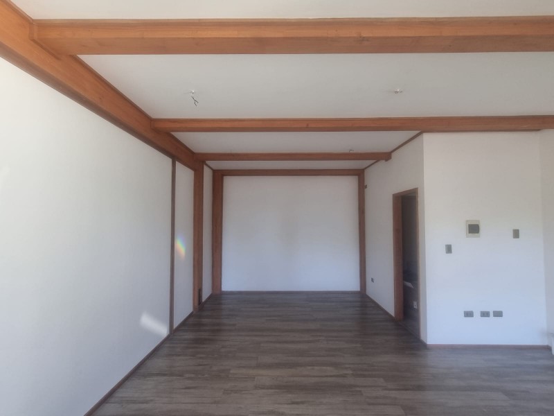 Arriendo Local Comercial en Stripcenter en los Ángeles.