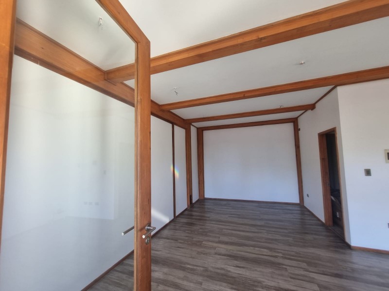 Arriendo Local Comercial en Stripcenter en los Ángeles.