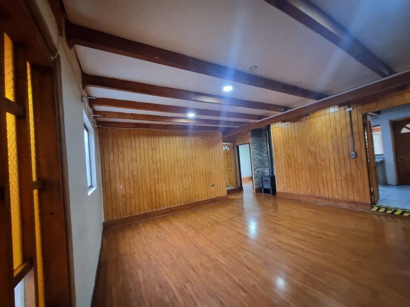 Arriendo Amplia Casa en Avda. Gabriela Mistral