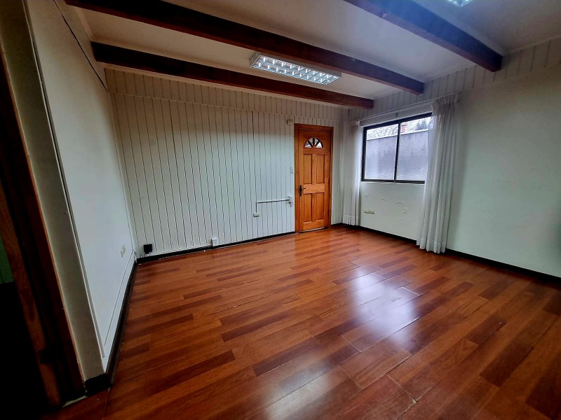 Arriendo Amplia Casa en Avda. Gabriela Mistral