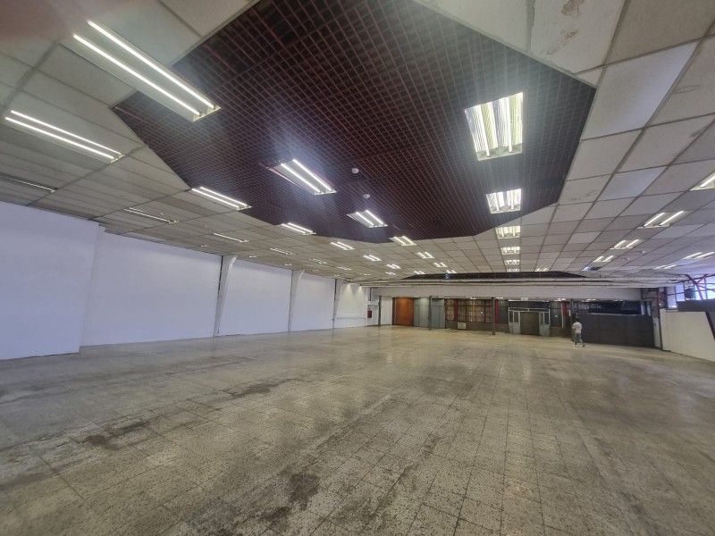 Arriendo Gran Sala de Ventas, los Ángeles
