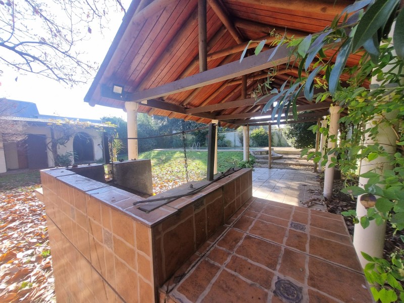 Arriendo Casa Con Piscina en Avda. Gabriela Mistral