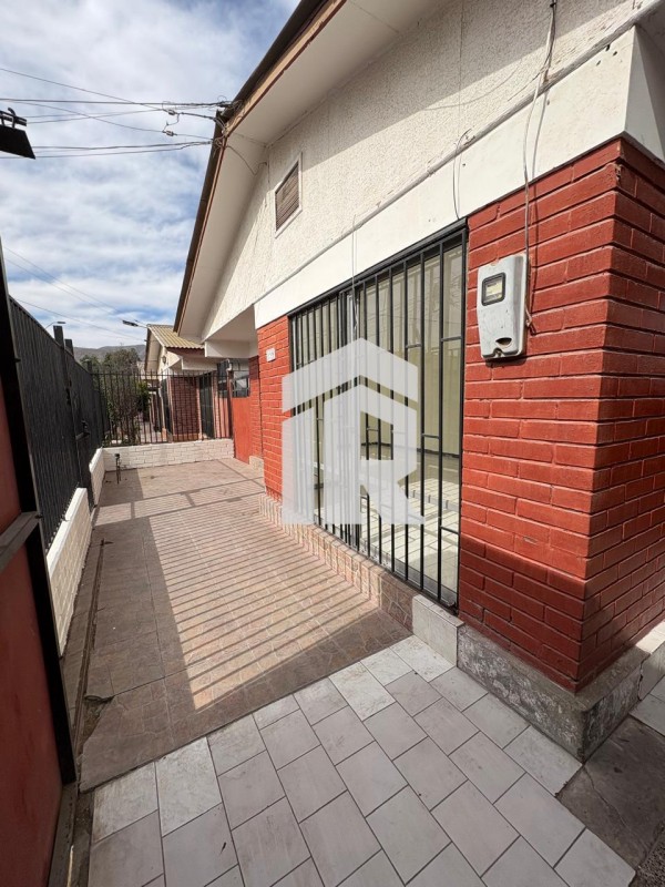 Venta de Hermosa Casa Villa los Almendros, A Pasos de Jumbo