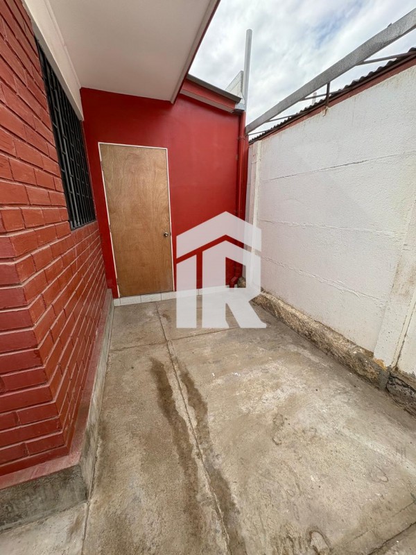 Venta de Hermosa Casa Villa los Almendros, A Pasos de Jumbo