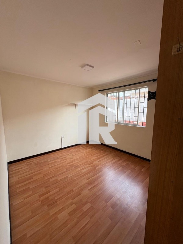 Venta de Hermosa Casa Villa los Almendros, A Pasos de Jumbo