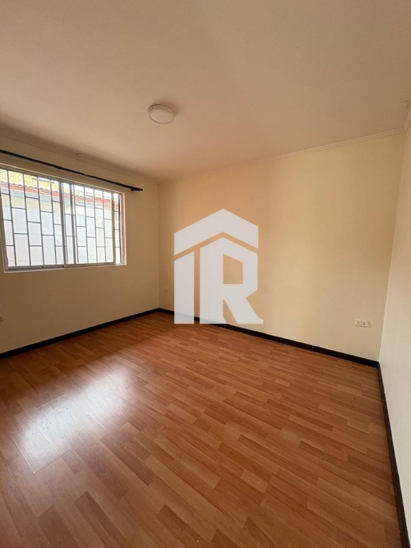 Venta de Hermosa Casa Villa los Almendros, A Pasos de Jumbo