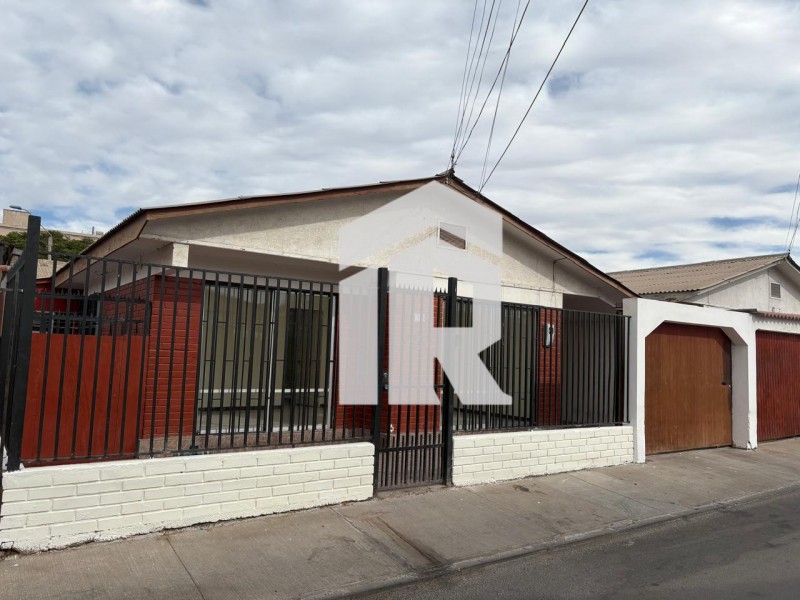 Fotografía de Venta de Hermosa Casa Villa los Almendros, A Pasos de Jumbo