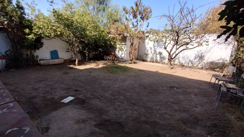 Casa 2 Pisos 6 D, 3 B, 6 E, Amplio Patio, Sector Residencial