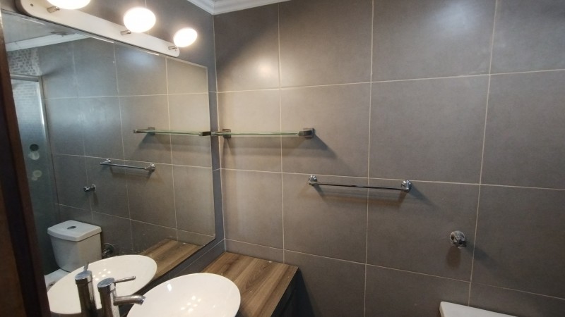 Casa 2 Pisos 6 D, 3 B, 6 E, Amplio Patio, Sector Residencial