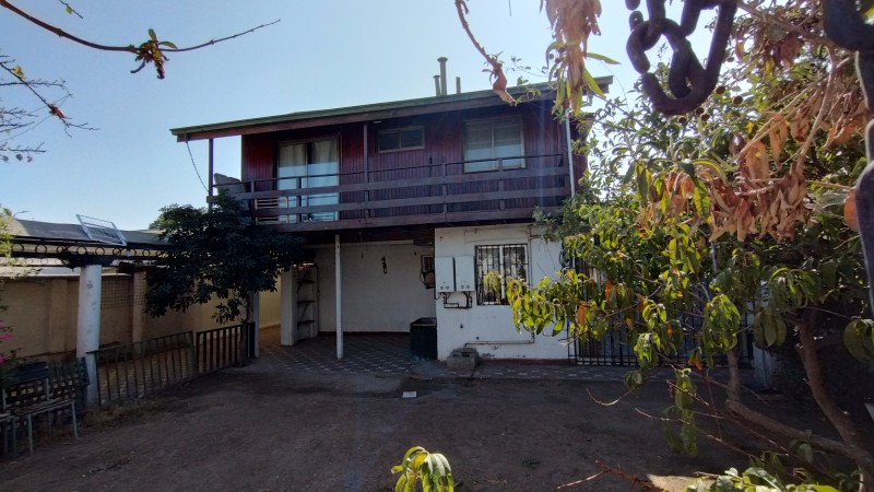 Casa 2 Pisos 6 D, 3 B, 6 E, Amplio Patio, Sector Residencial