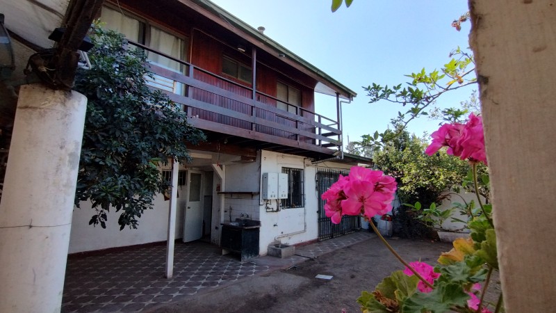 Casa 2 Pisos 6 D, 3 B, 6 E, Amplio Patio, Sector Residencial