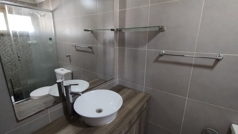 Casa 2 Pisos 6 D, 3 B, 6 E, Amplio Patio, Sector Residencial
