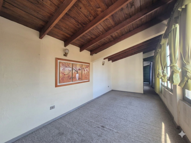 Se Vende Casa 6D/4B/2Est los Alerces Nuñoa