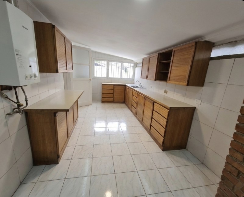 Se Arrienda Casa las Condes 3D/2B/estc y Piscina