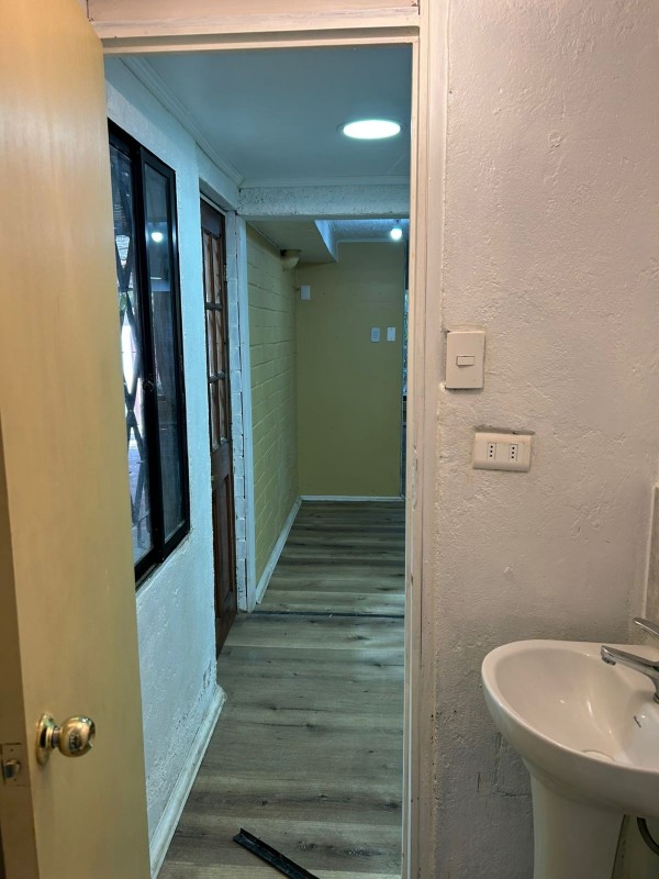 Vende Casa en San Bernardo. (Prox. Metrotres los 5 Pinos)