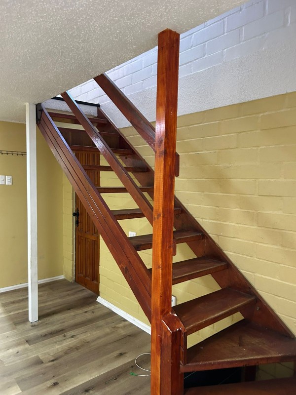 Vende Casa en San Bernardo. (Prox. Metrotres los 5 Pinos)