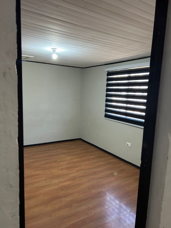 Vende Casa en San Bernardo. (Prox. Metrotres los 5 Pinos)