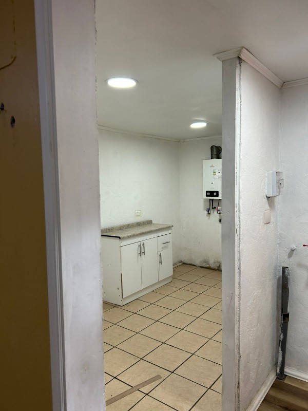 Vende Casa en San Bernardo. (Prox. Metrotres los 5 Pinos)