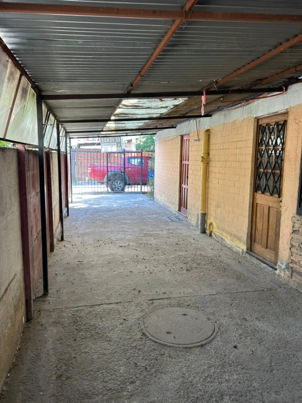 Vende Casa en San Bernardo. (Prox. Metrotres los 5 Pinos)