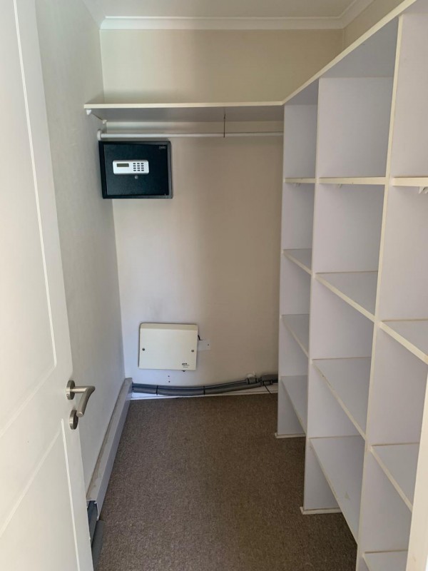 Se Vende Amplia Casa en Condominio los Alerces, Colina.