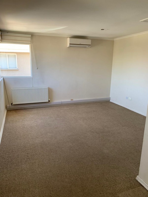 Se Vende Amplia Casa en Condominio los Alerces, Colina.