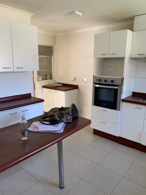 Se Vende Amplia Casa en Condominio los Alerces, Colina.