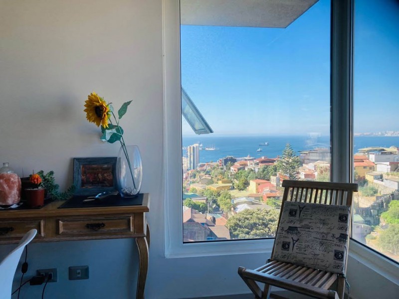 Vista Al Mar y Diseño Único en Valparaíso