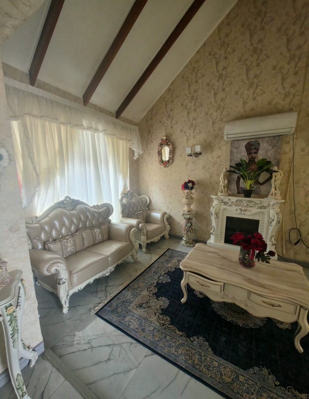 Espectacular Casa para Inversión para Uso Comercial O Vivir