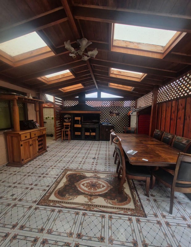 Espectacular Casa para Inversión para Uso Comercial O Vivir