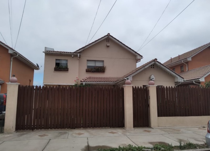 🔥¡espectacular Casa en Peñuelas (4D+4B) Arriendo O Venta!🔥