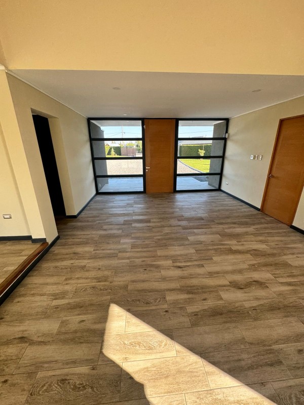 Venta de Hermosa Casa en Condominio Santa Emilia