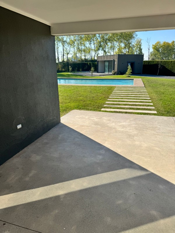 Venta de Hermosa Casa en Condominio Santa Emilia