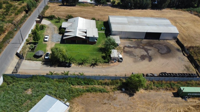 Venta de Gran Casa Con Amplio Galpón, Sector Vista Hermosa